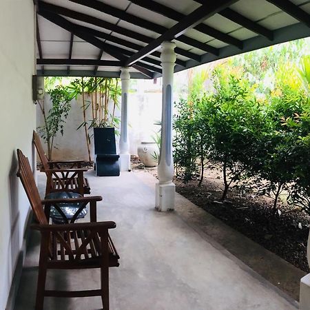 Villa Out Of Rupeace Unawatuna Exterior foto