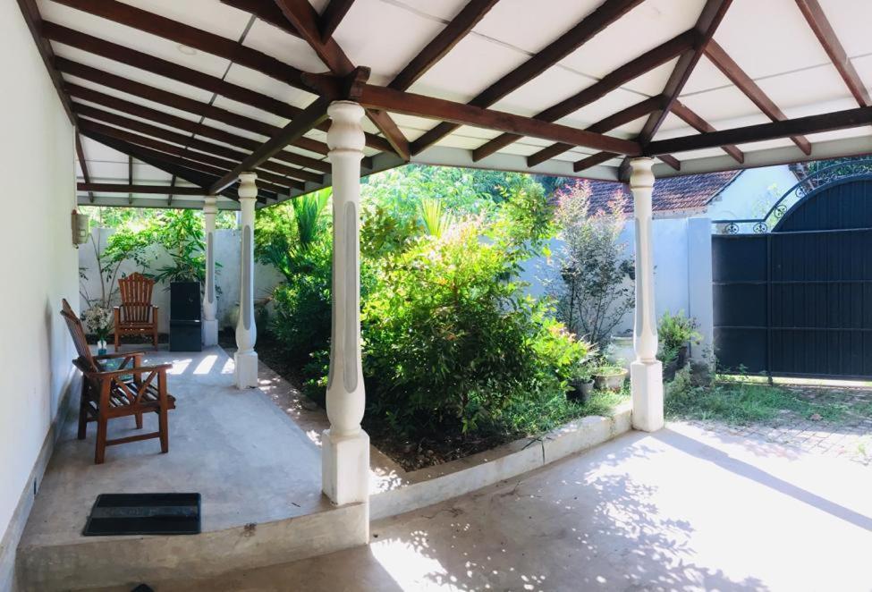 Villa Out Of Rupeace Unawatuna Exterior foto