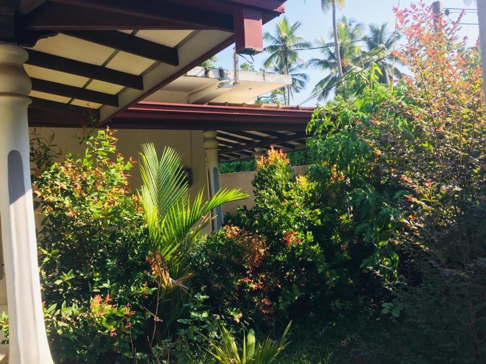 Villa Out Of Rupeace Unawatuna Exterior foto