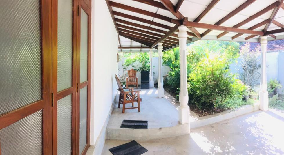 Villa Out Of Rupeace Unawatuna Exterior foto