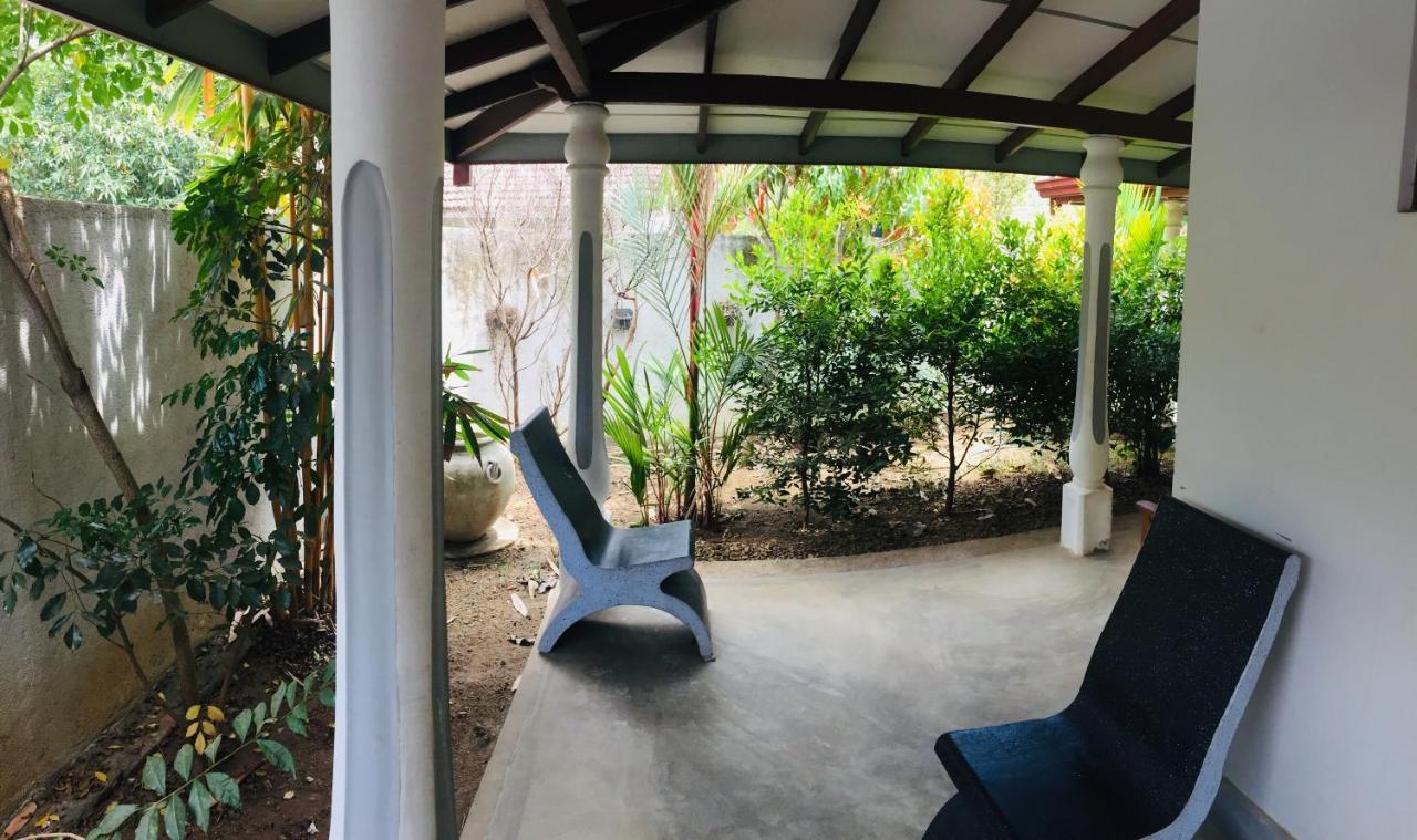 Villa Out Of Rupeace Unawatuna Exterior foto