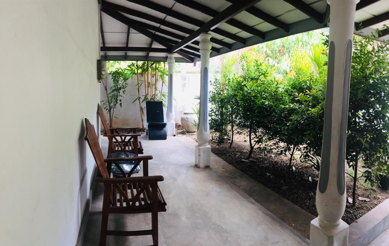 Villa Out Of Rupeace Unawatuna Exterior foto